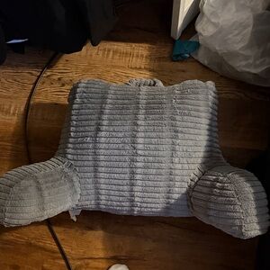 Gray Ribbed Pillow with Armrests